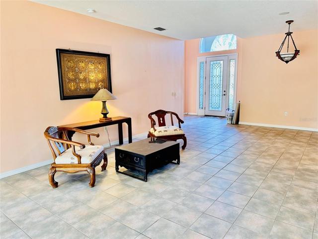 LIVING/DINING AREA