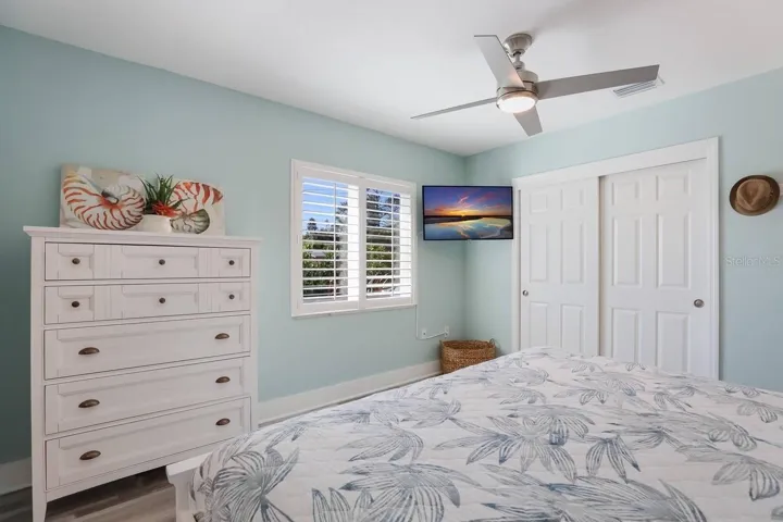 Primary bedroom with en suite bath