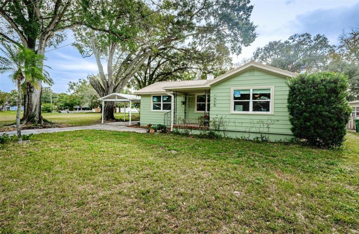 Front/entrance/carport