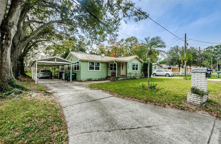Front/side/entrance/carport