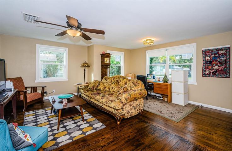 Living room/Florida room