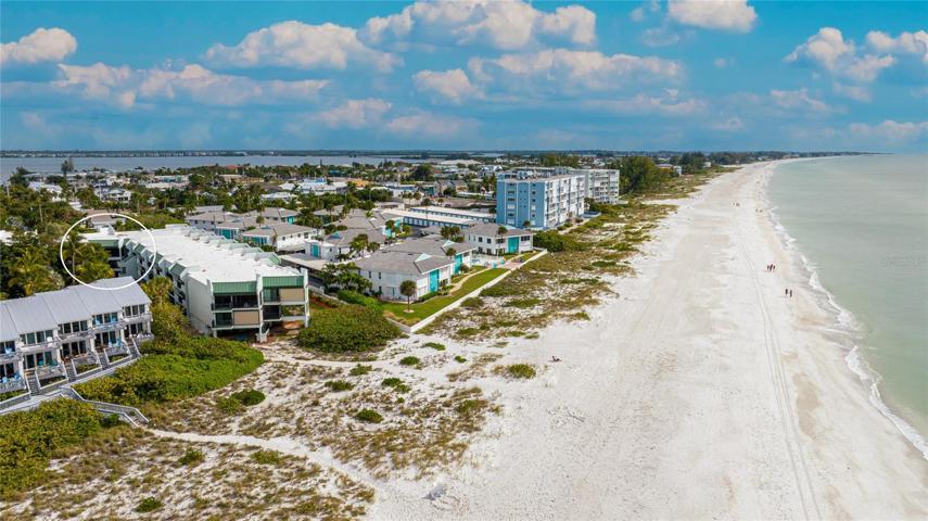 Sun Plaza West is located on the Gulf of Mexico's white sand beach