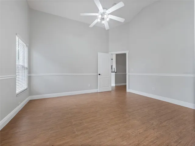 Spacious! High Ceilings