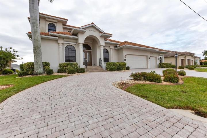 Front Elevation - Semi- Circular Driveway