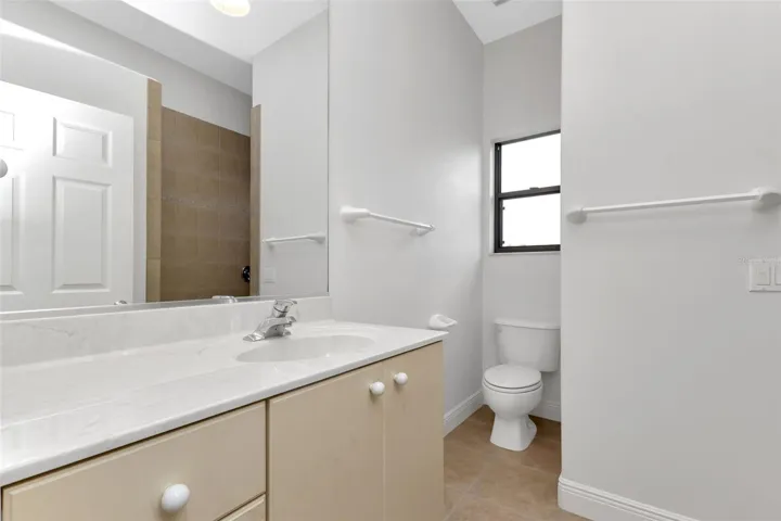 2nd floor - Bathroom 4