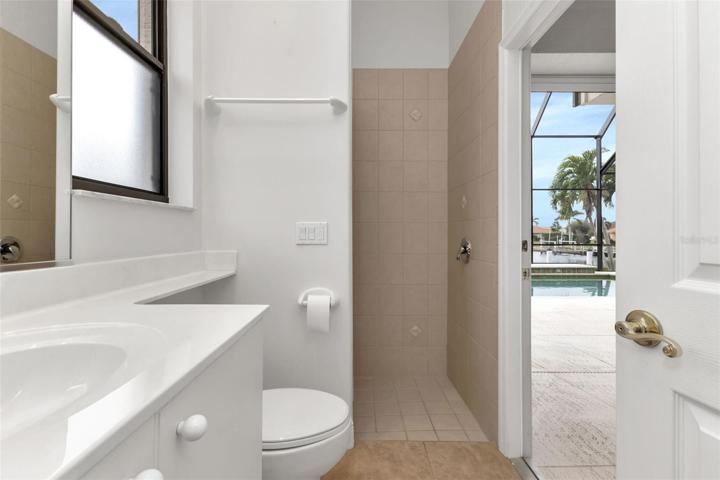 Bathroom 3- pool/spa access