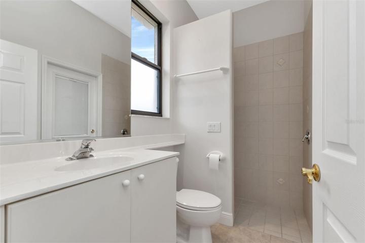 Bathroom 3 - pool/spa access