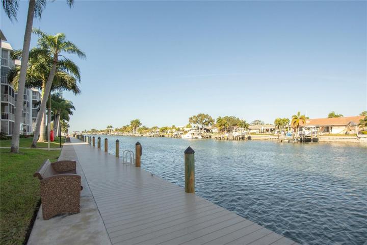 day dock for your use by you or your friends with 72 hour mooring limit.