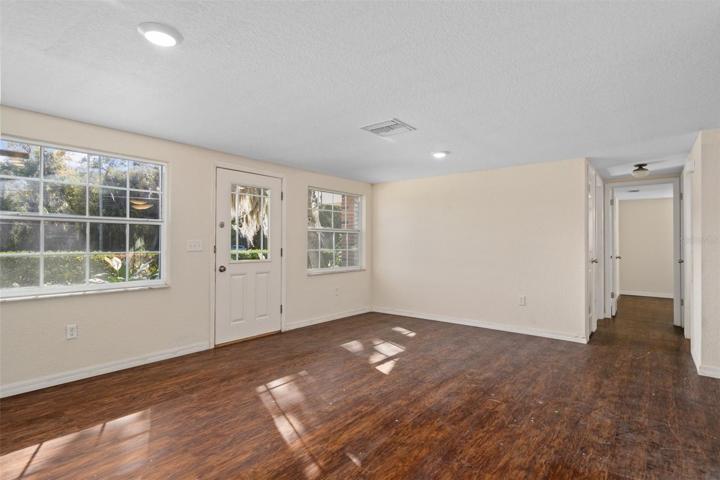 Living room - virtual staging