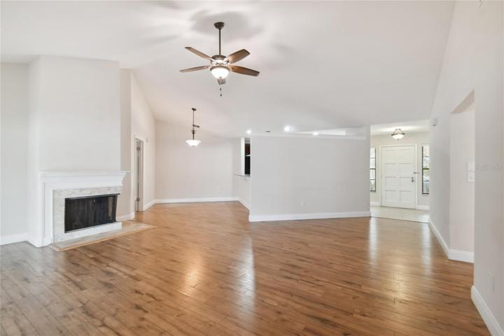 Living room/dining
