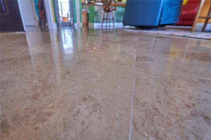 Custom Detail/Polished Travertine floors