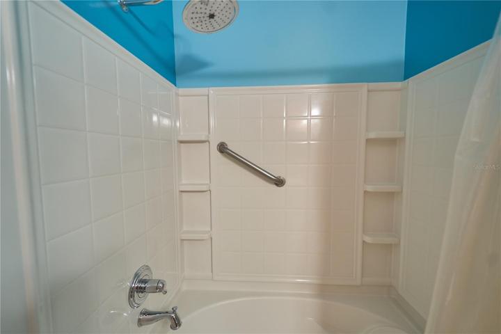 Primary/Bath and Shower en suite