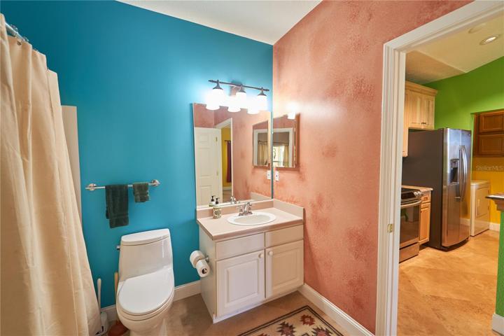 Primary/Bath and Shower en suite