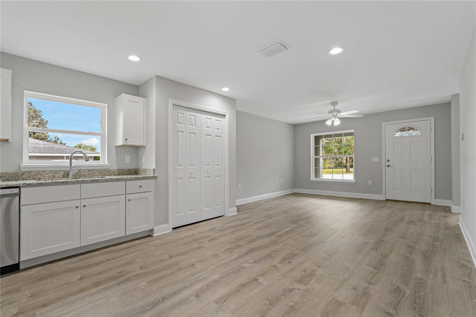 Living/dining/kitchen