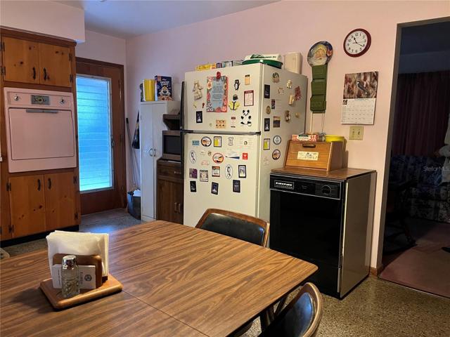 Dining Eat-In Kitchen