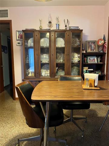 Dining Eat-In Kitchen