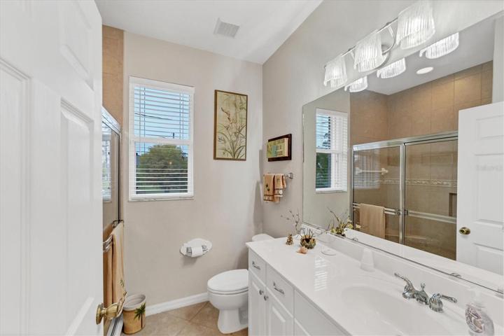 Beautiful fixture, glass tub/shower doors