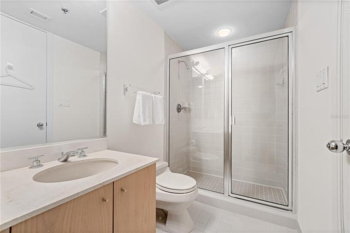 Guest bedroom #2 ensuite