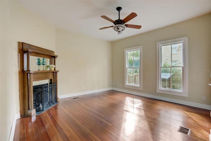 1 floor bedroom