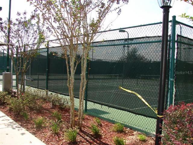 Pickleball & Tennis Courts