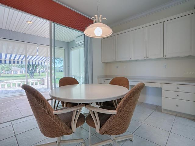 Kitchen Dining Area