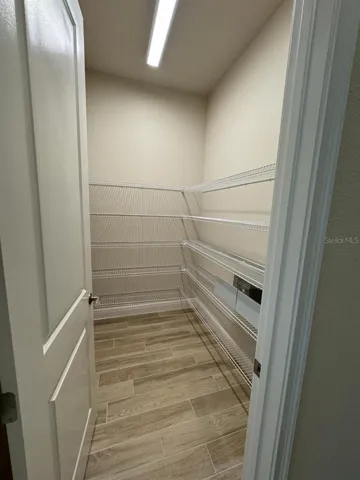 Walk in Pantry