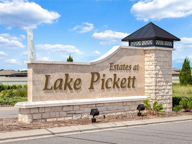 The Estates at Lake Pickett