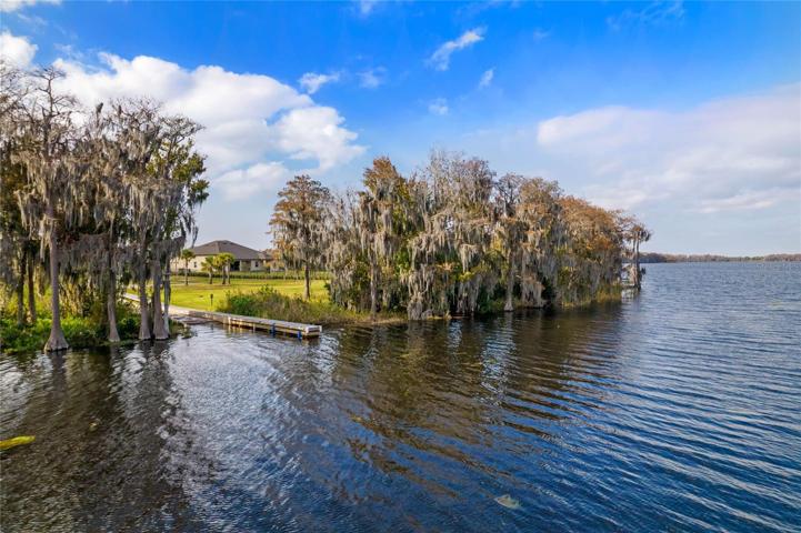 678 Acre Lake Pickett