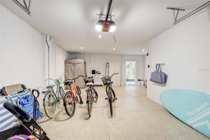 Spacious garage