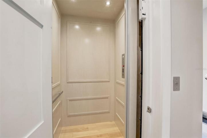 Private elevator