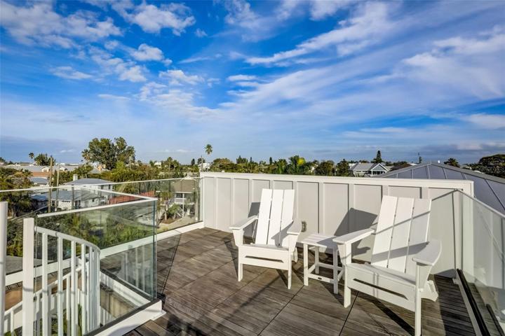 Roof top deck with Gulf views