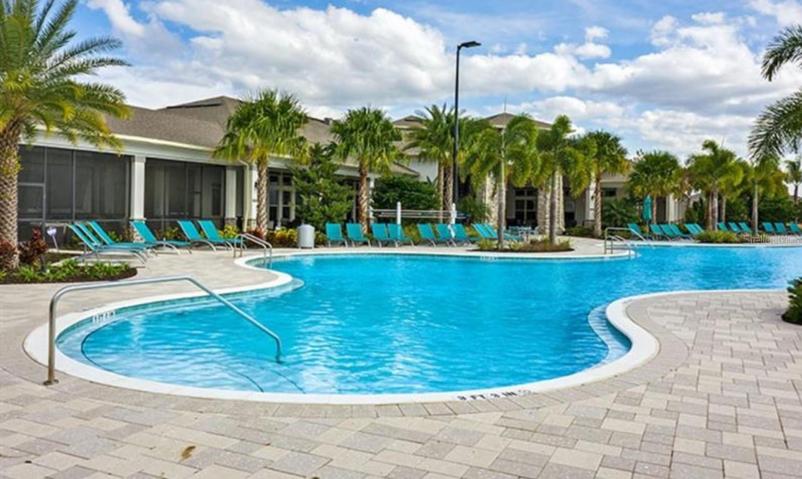 POOL COMMUNITY