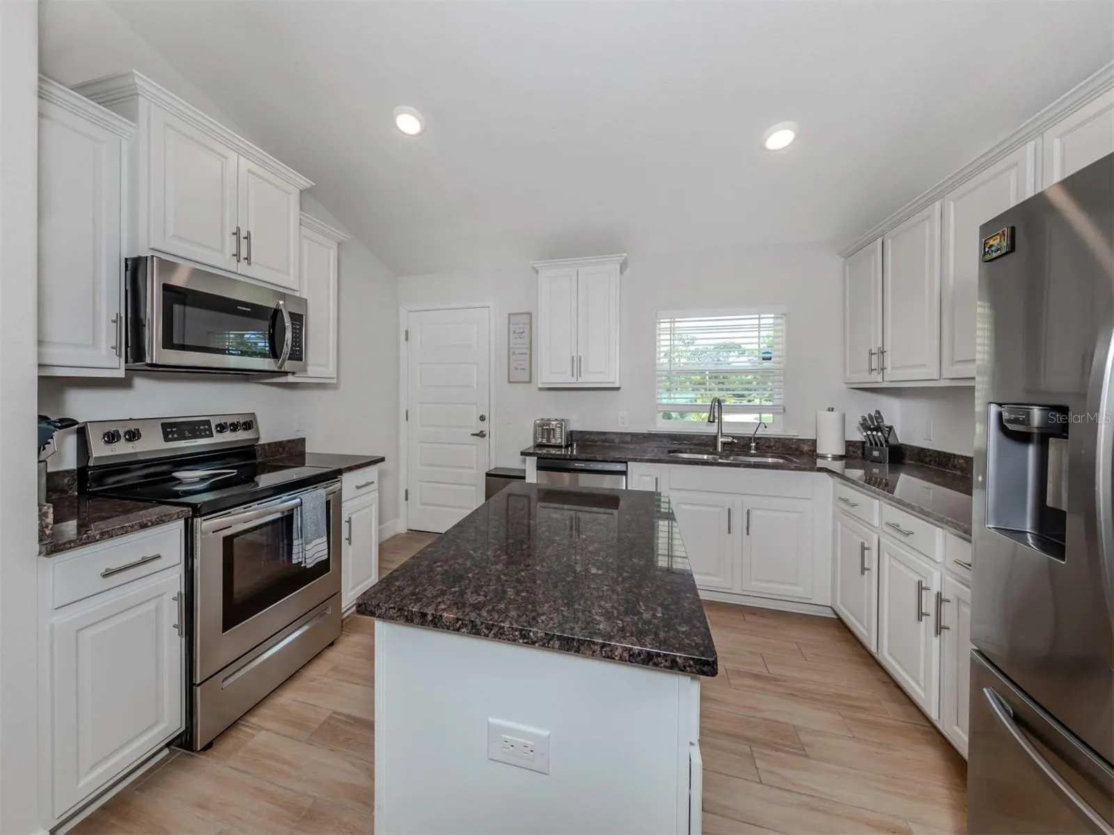 Venice, Florida 34293, 3 Bedrooms Bedrooms, 0 ,2 BathroomsBathrooms,Residential Lease,For Rent,EUCLID,0,N6130133