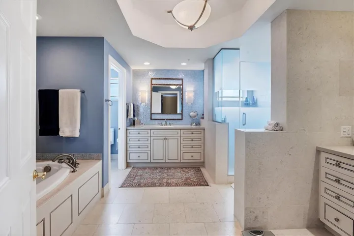 Primary bedroom bath