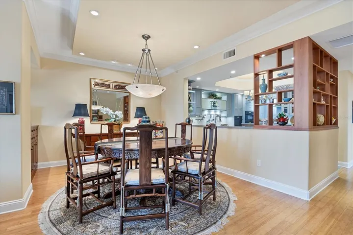 Gorgeous dining room