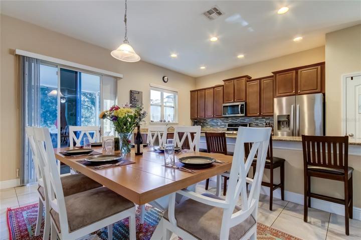 Dinning space w/kitchen for easy entertaining