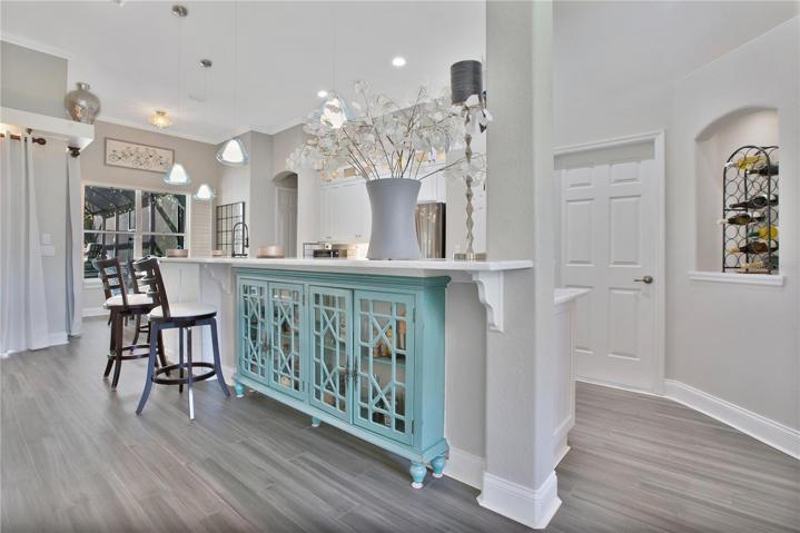 Note the accents and additional eating space