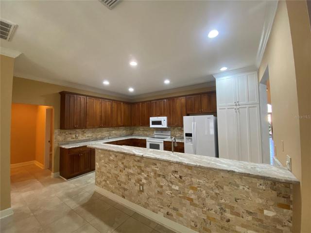 Large Breakfast Bar in Kitchen