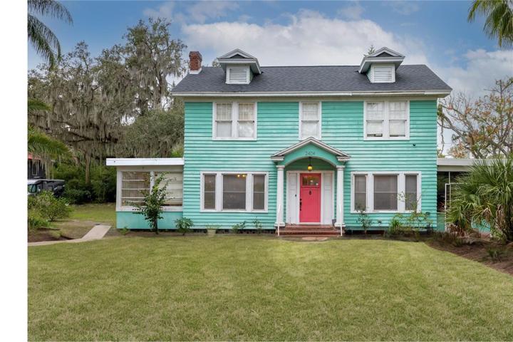 Welcome to 2404 S Park Avenue!