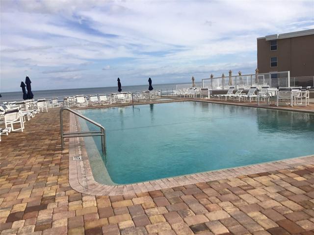 HEATED OCEANFRONT POOL