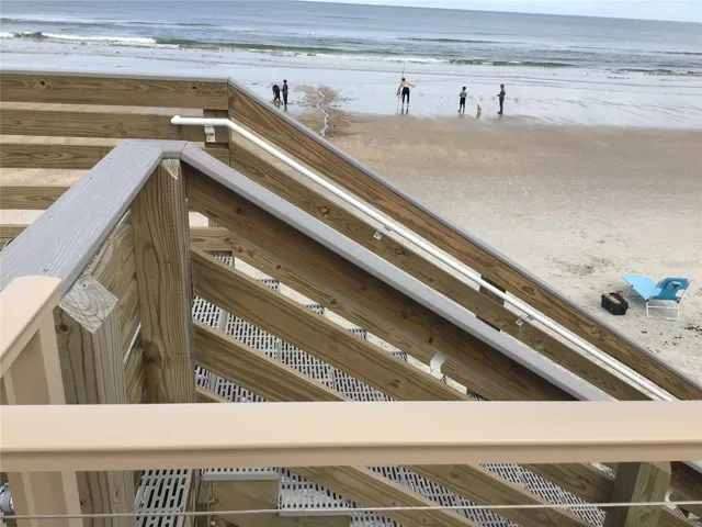 BEACH STEPS
