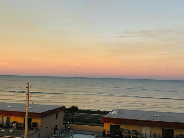 Gorgeous Ocean Views from Balcony!