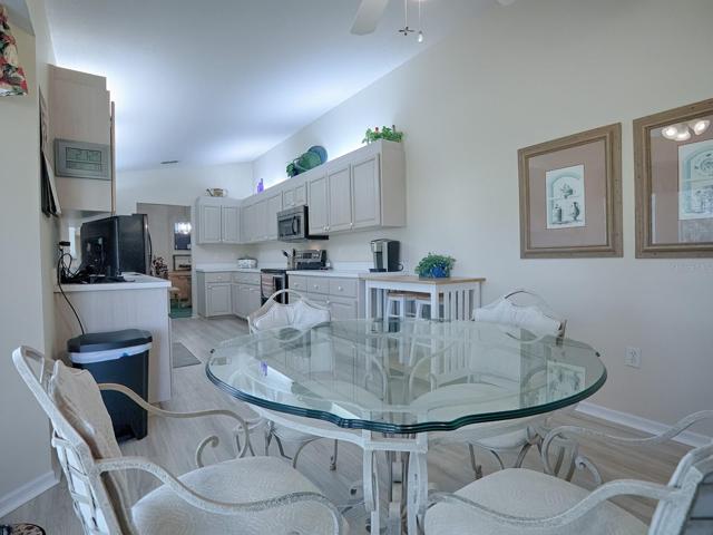Kitchen Dining Area