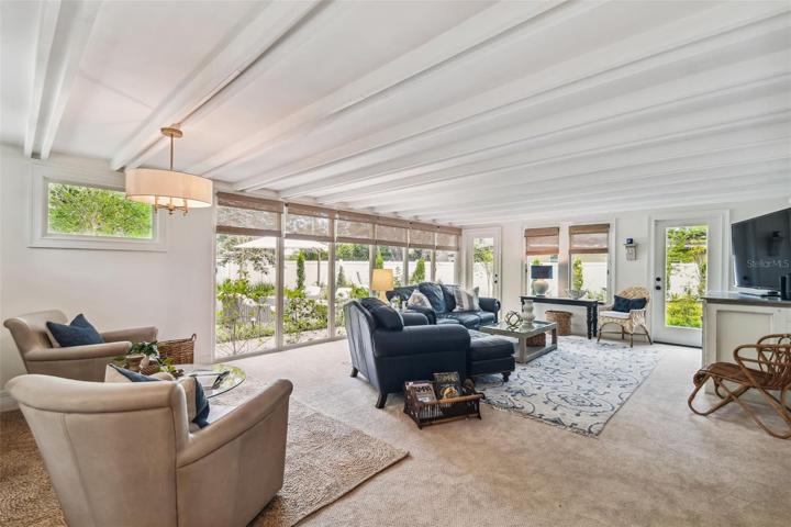 FRONT ROOM