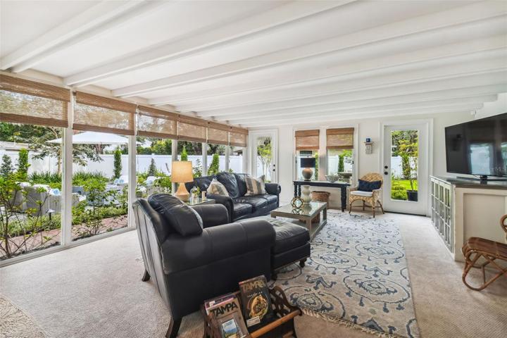 FRONT ROOM