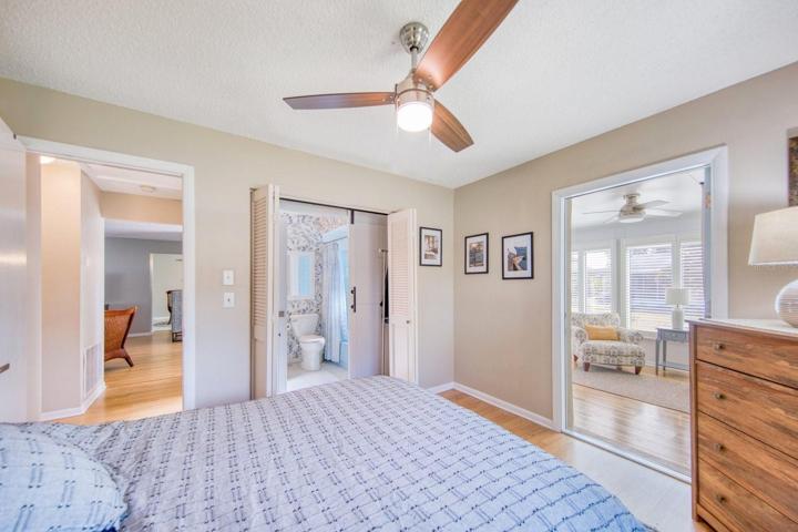 Built in closet & direct access to hall bathroom~