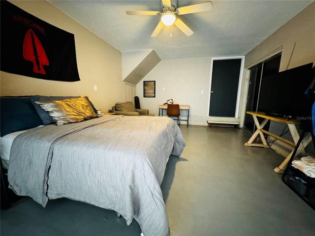 Extra Room/Den/Family room