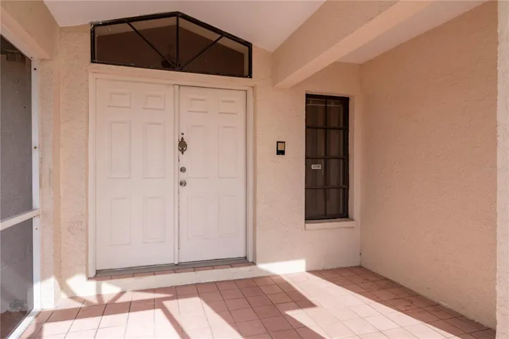 Large front screened in lanai