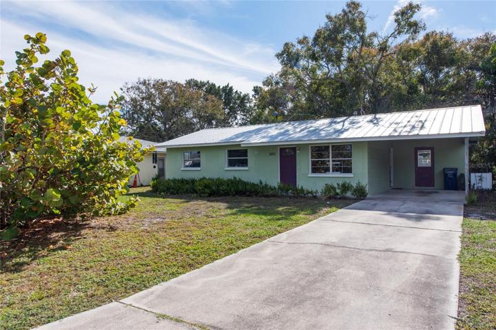 Nestled in the heart of NW Bradenton on a quiet street.