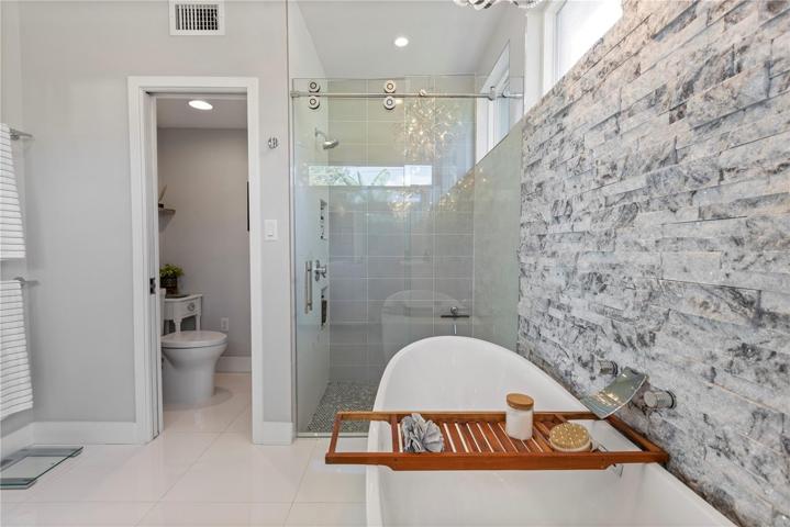 Step in Shower and Soaker Tub
